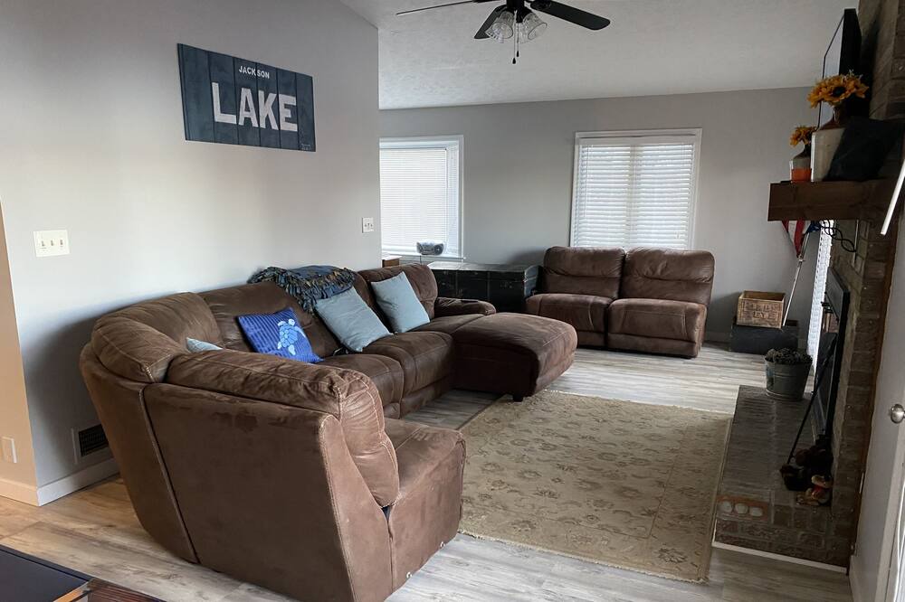Photo of Livingroom in Monticello