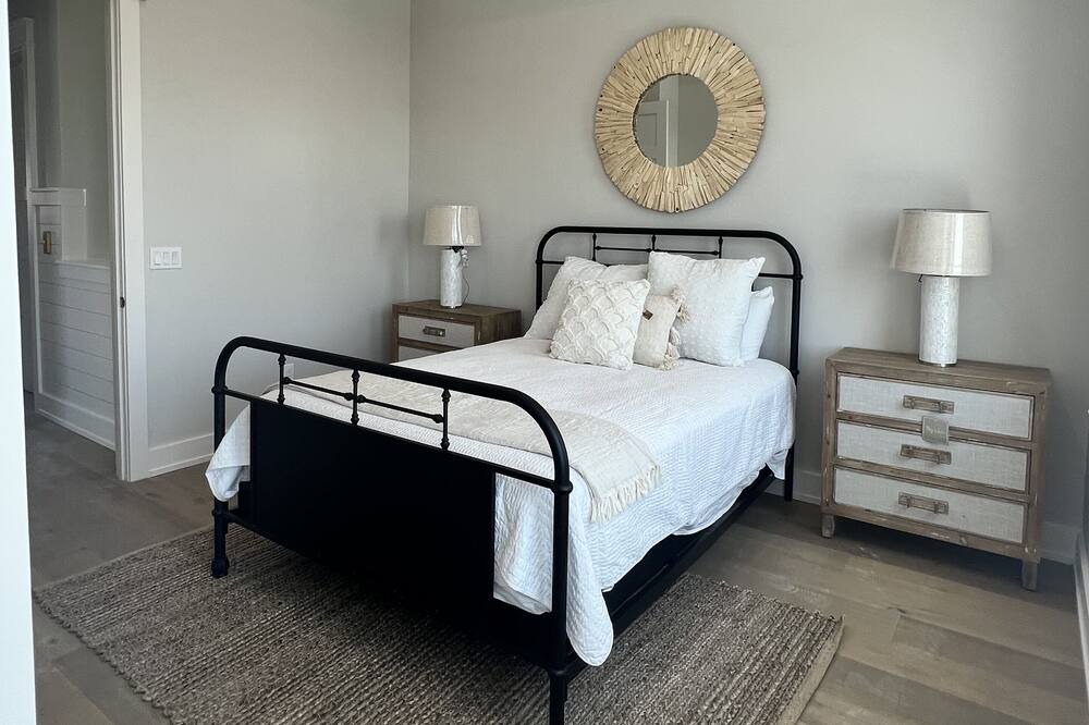 Photo of Bedroom in Laguna Beach
