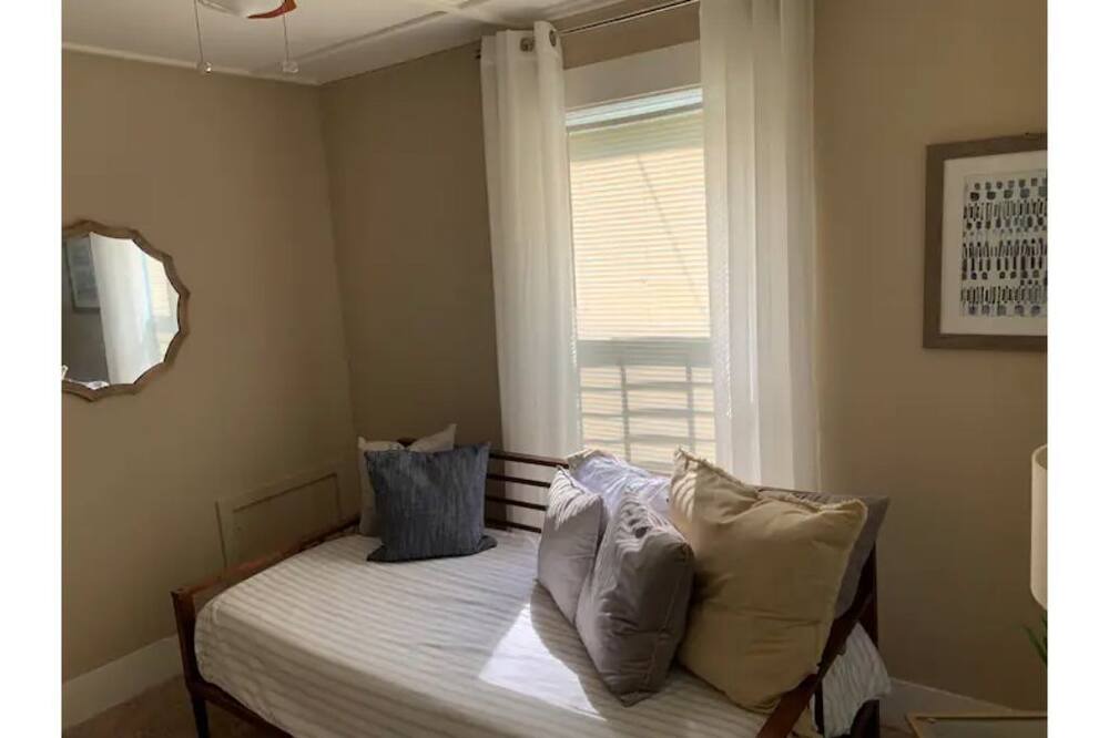 Photo of Bedroom in Crestline Heights