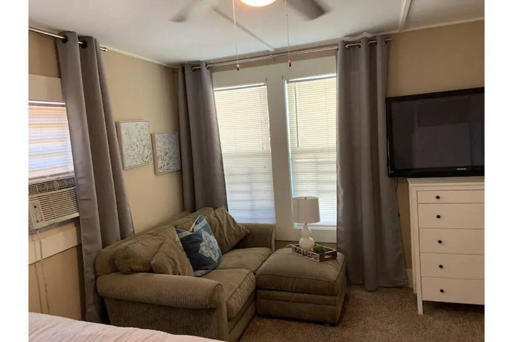 Photo of Livingroom in Crestline Heights