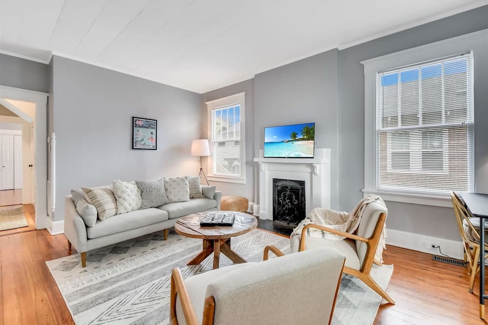 Photo of Livingroom in Midtown