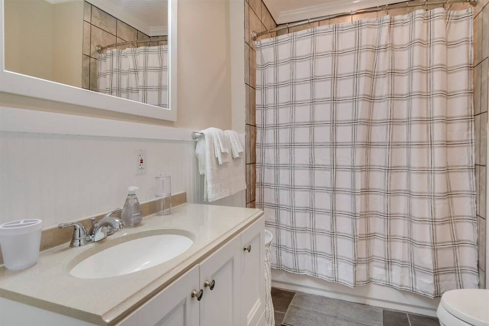 Photo of Bathroom in Midtown