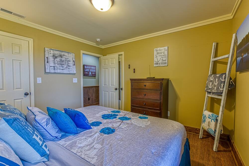 Photo of Bedroom in Town Creek