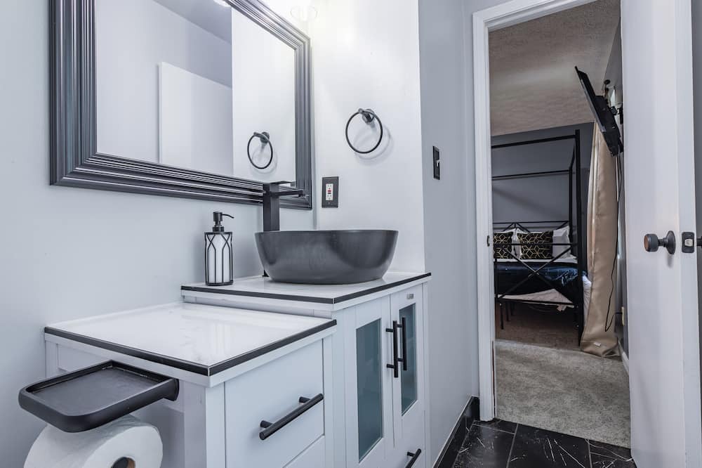 Photo of Bathroom in Powder Springs