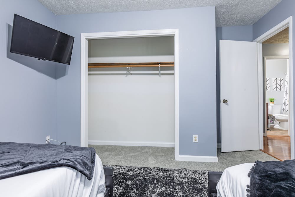 Photo of Bedroom in Powder Springs