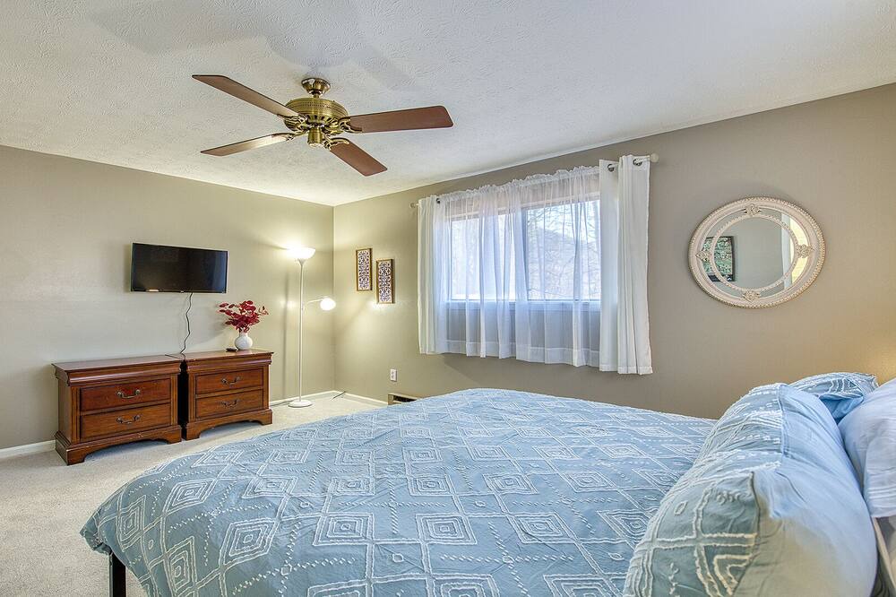 Photo of Bedroom in Maggie Valley