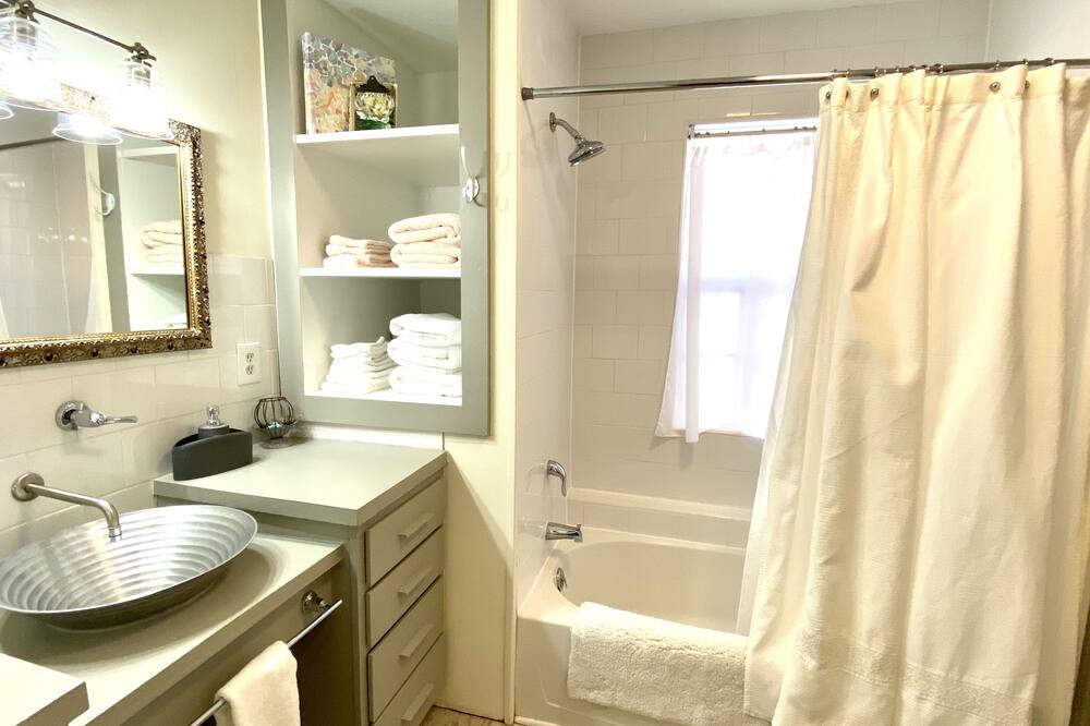 Photo of Bathroom in Griffin