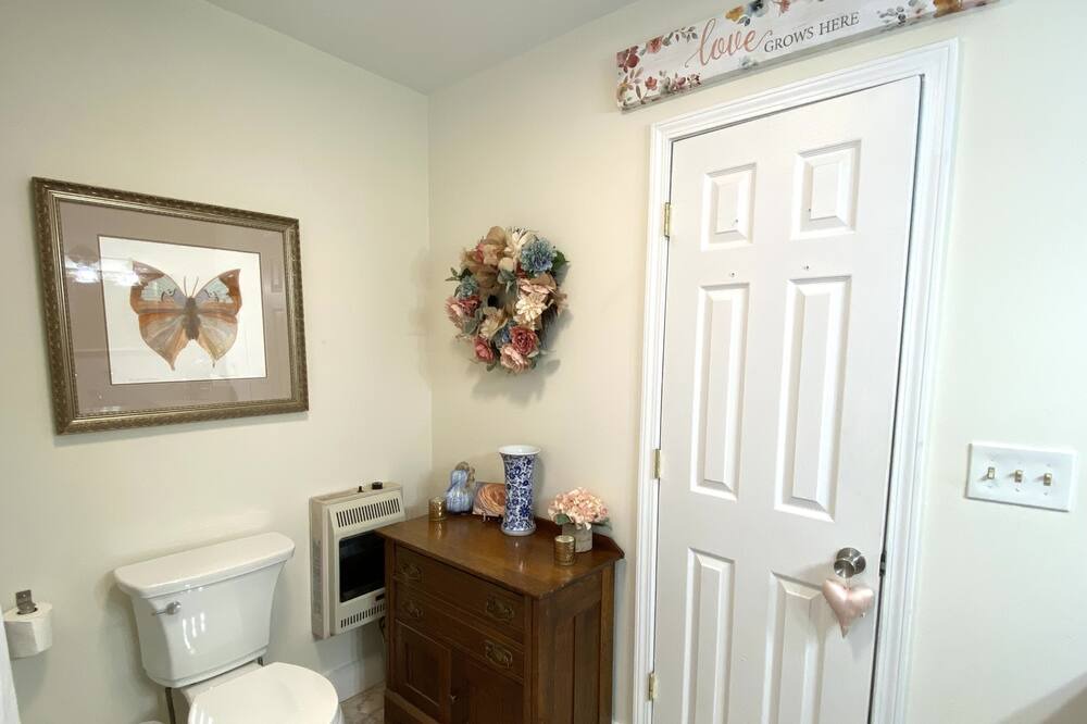 Photo of Bathroom in Griffin