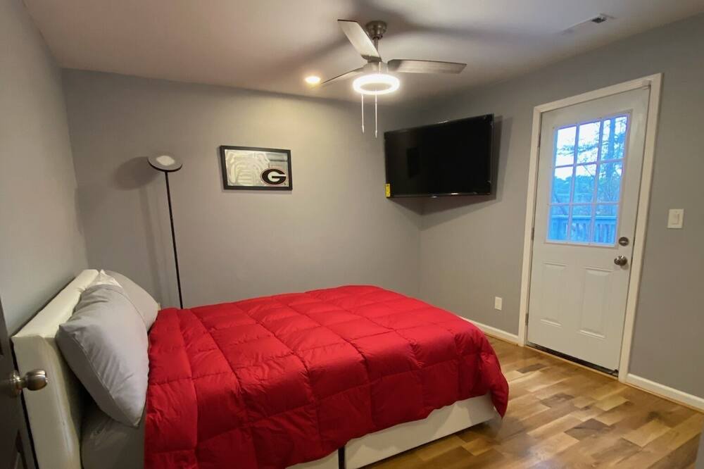 Photo of Bedroom in Irondale