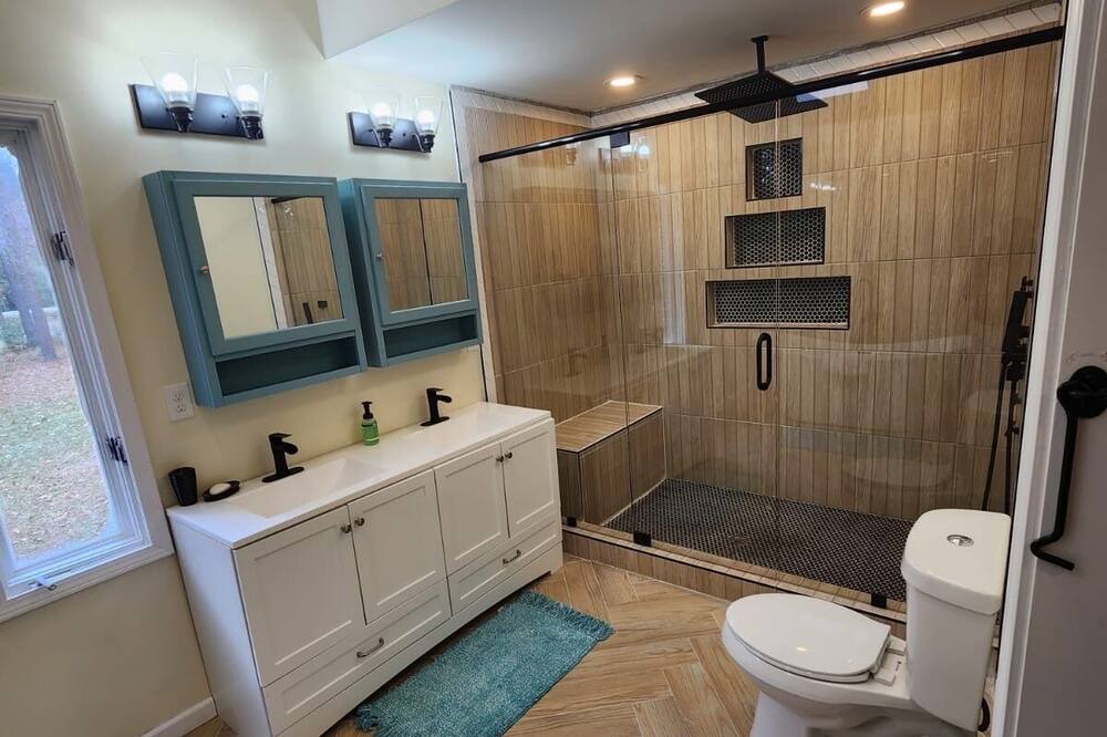 Photo of Bathroom in Irondale