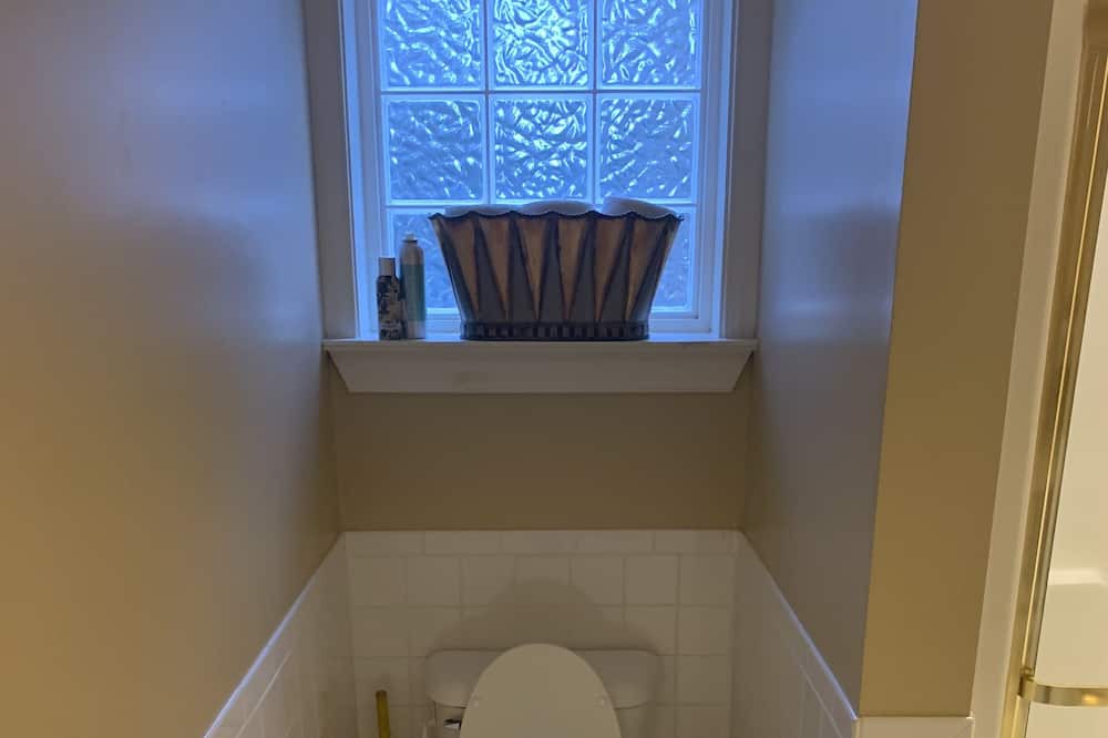 Photo of Bathroom in Eufaula
