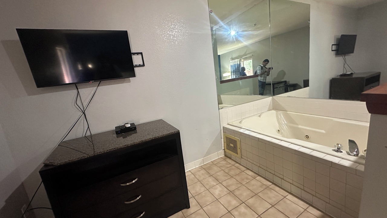 Photo of Bedroom in Barnesville