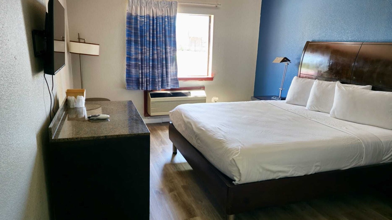Photo of Bedroom in Barnesville
