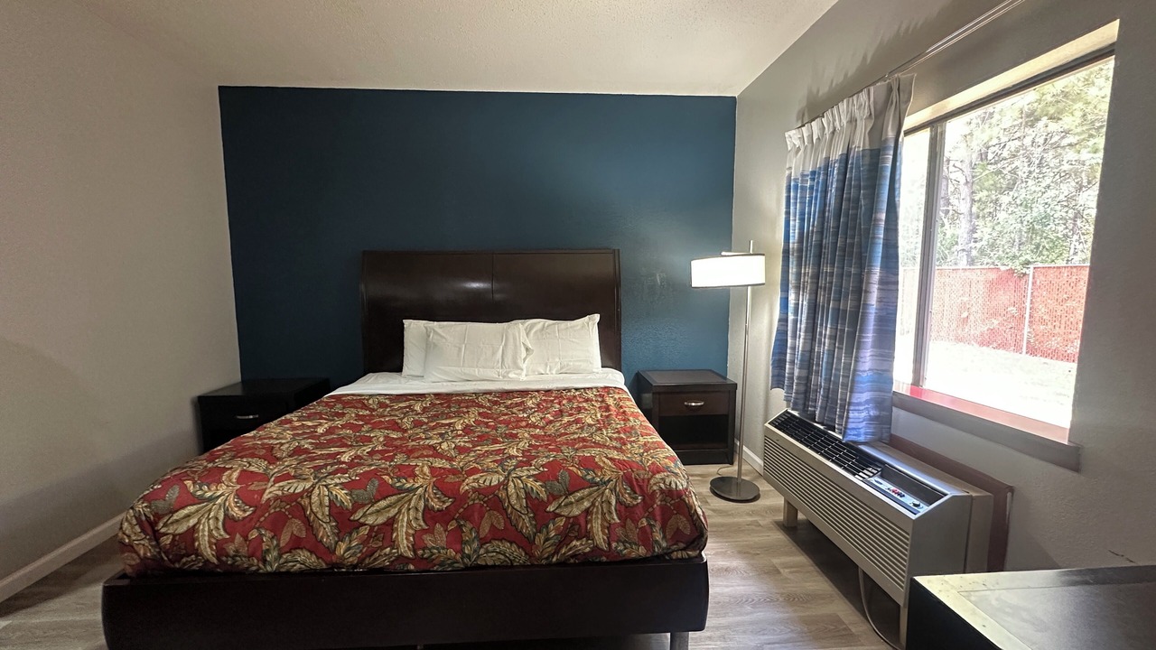 Photo of Bedroom in Barnesville