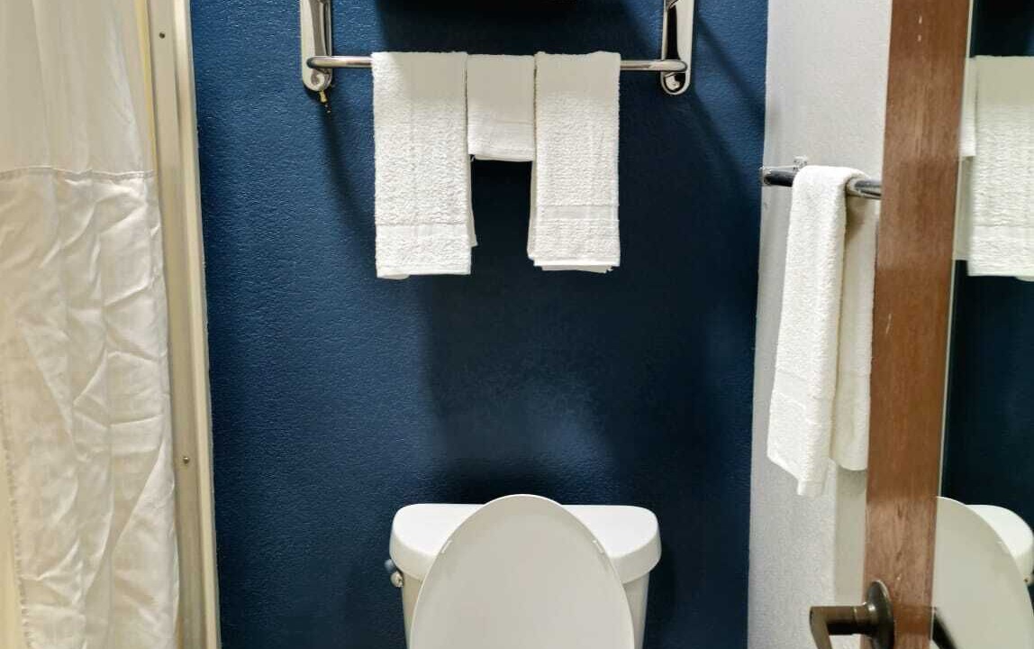 Photo of Bathroom in Barnesville