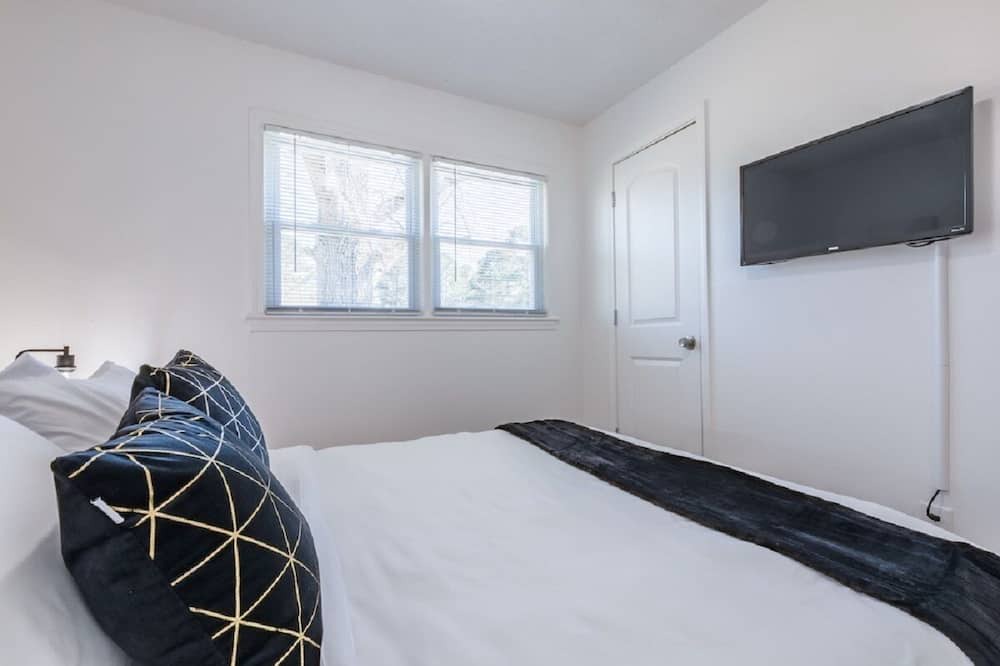 Photo of Bedroom in Powder Springs