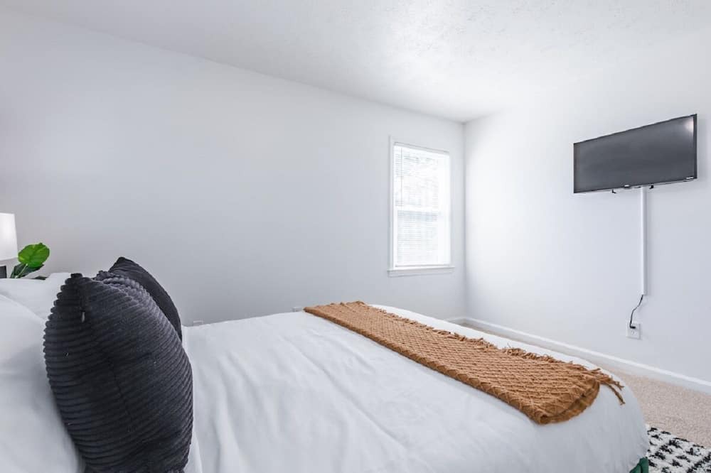 Photo of Bedroom in Powder Springs