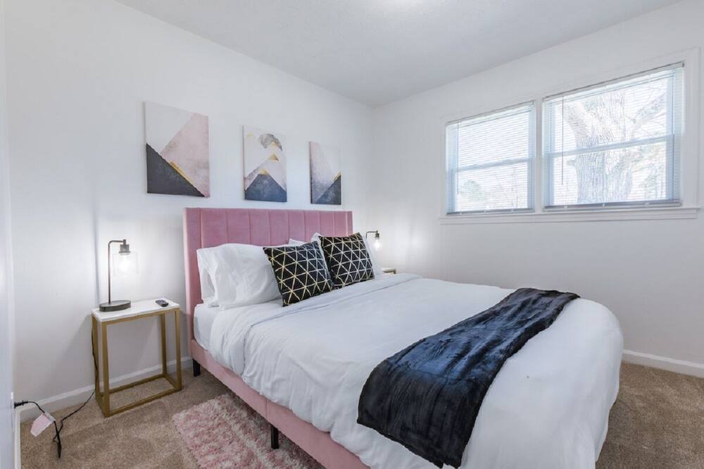 Photo of Bedroom in Powder Springs