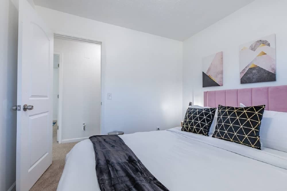 Photo of Bedroom in Powder Springs