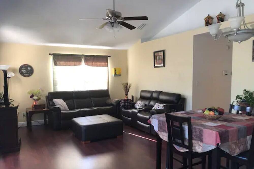 Photo of Bedroom in Tallahassee