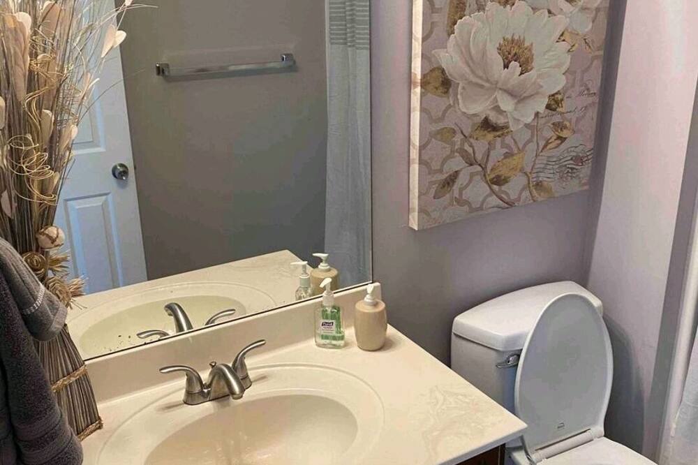 Photo of Bathroom in Riverdale