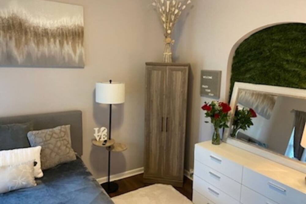 Photo of Bedroom in Riverdale