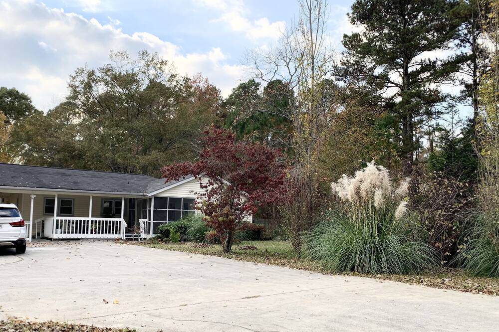 Photo of Outdoor in Powder Springs