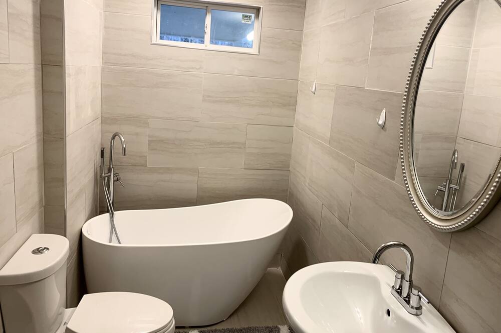 Photo of Bathroom in Powder Springs
