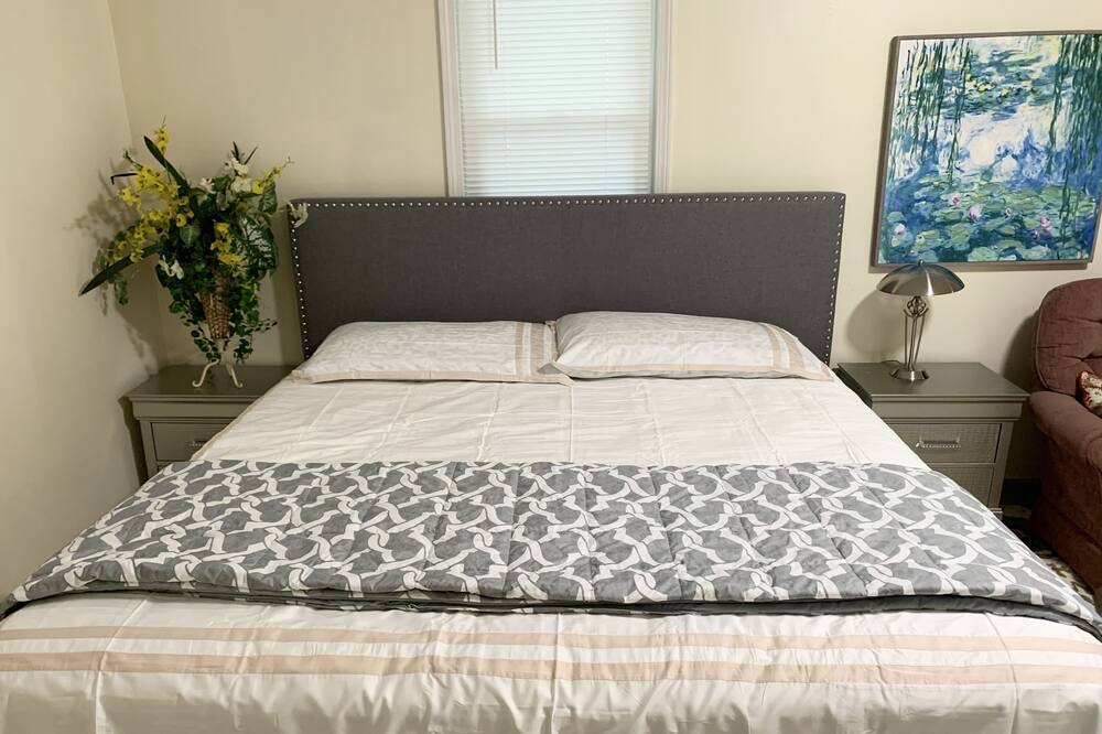 Photo of Bedroom in Powder Springs