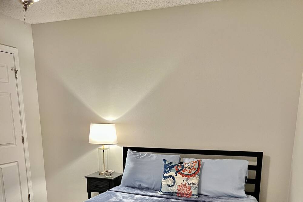 Photo of Bedroom in Gulfport