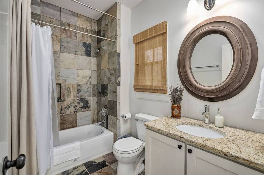 Photo of Bathroom in Logan