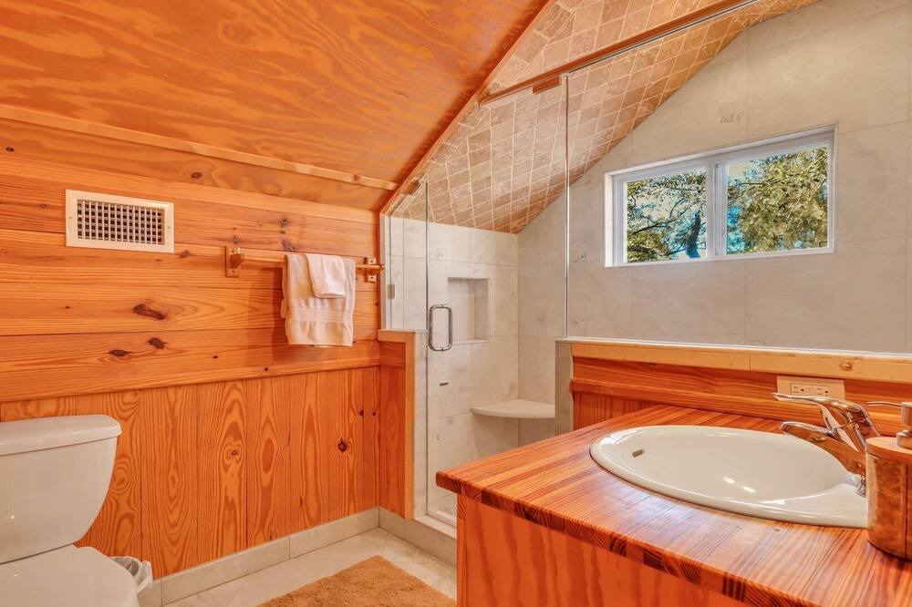 Photo of Bathroom in Waynesville