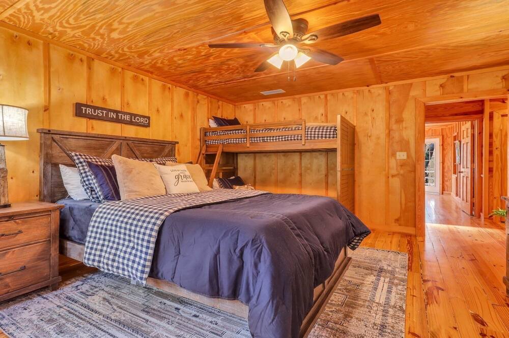 Photo of Bedroom in Waynesville