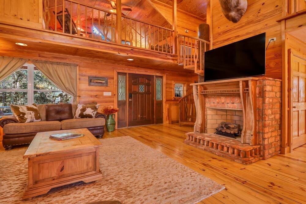 Photo of Livingroom in Waynesville