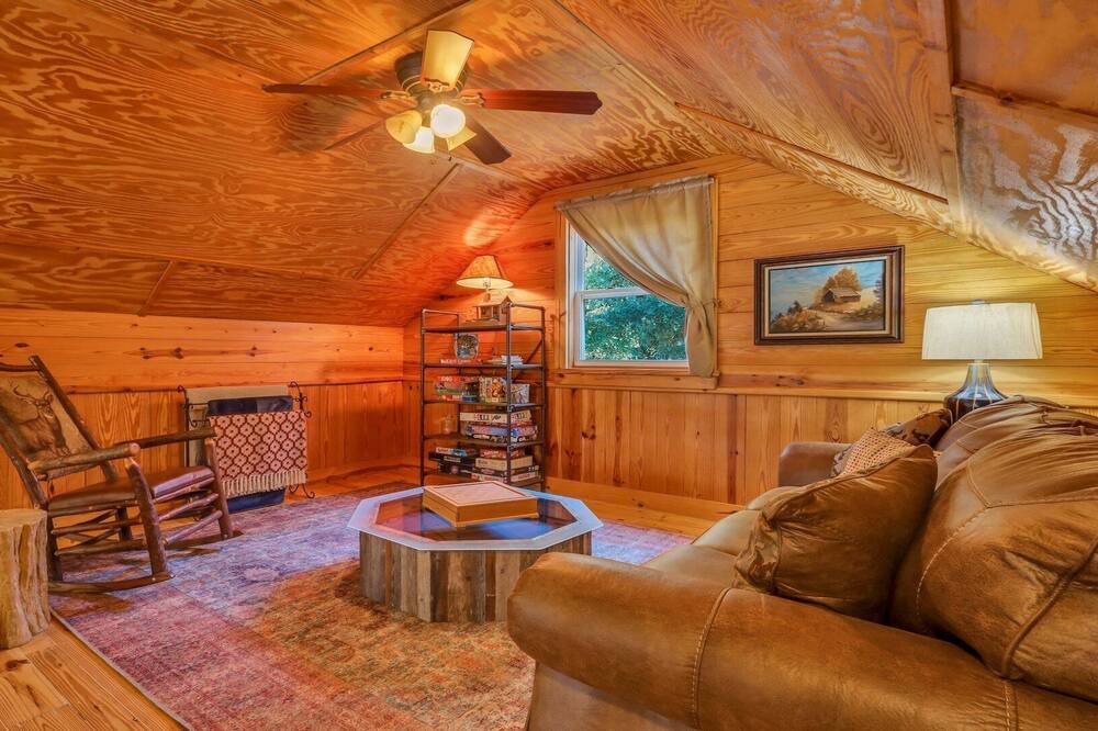 Photo of Livingroom in Waynesville
