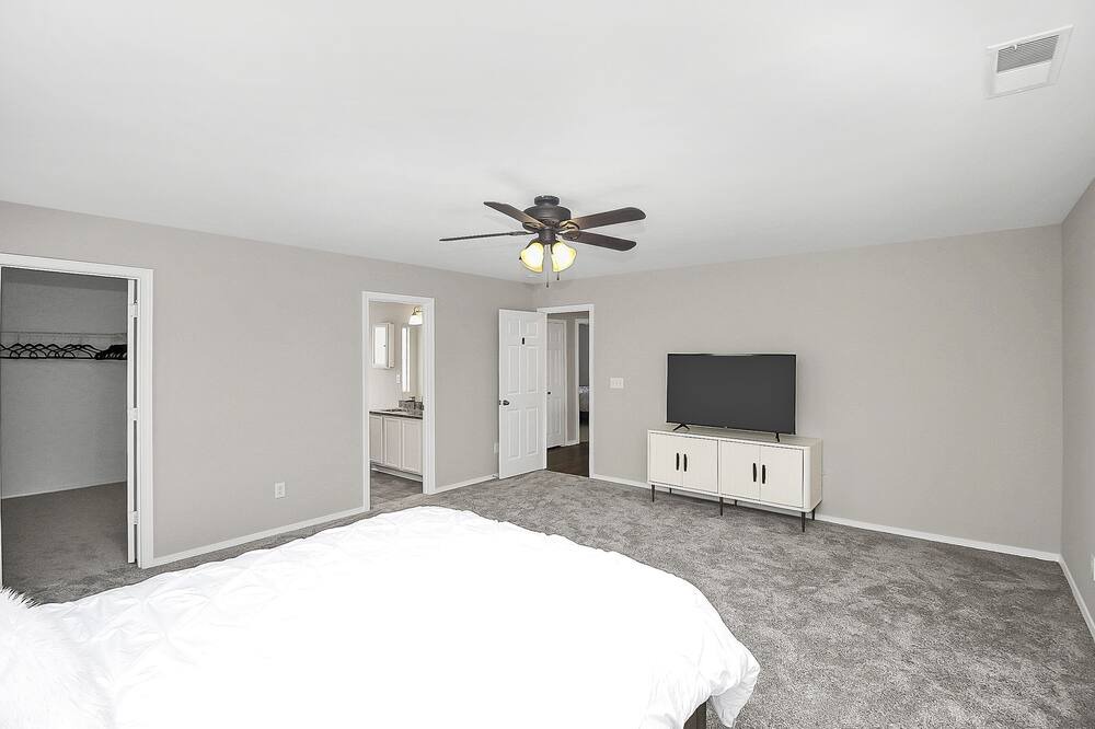 Photo of Bedroom in Huntersville