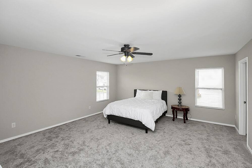 Photo of Bedroom in Huntersville