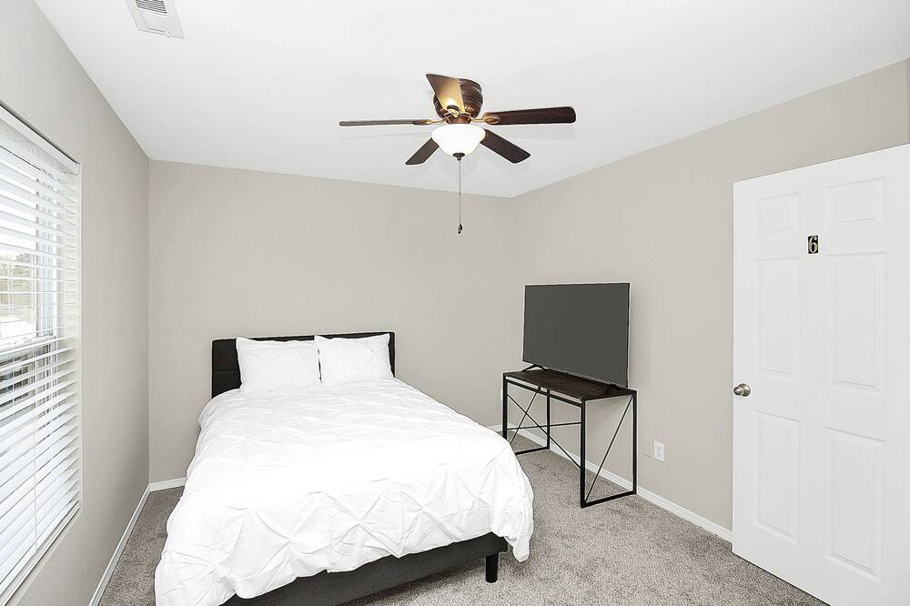 Photo of Bedroom in Huntersville