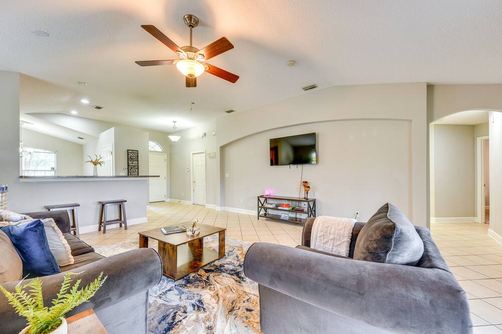 Photo of Livingroom in Northside