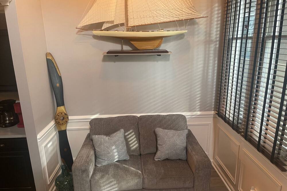 Photo of Livingroom in University Place