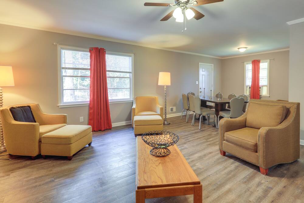 Photo of Livingroom in Macon