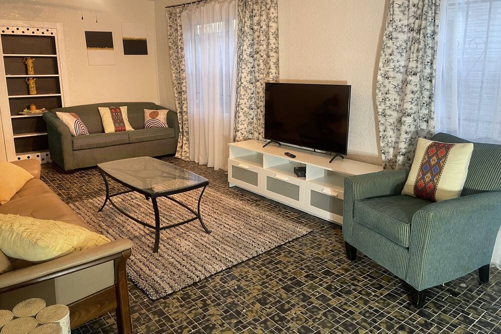 Photo of Livingroom in Jacksonville