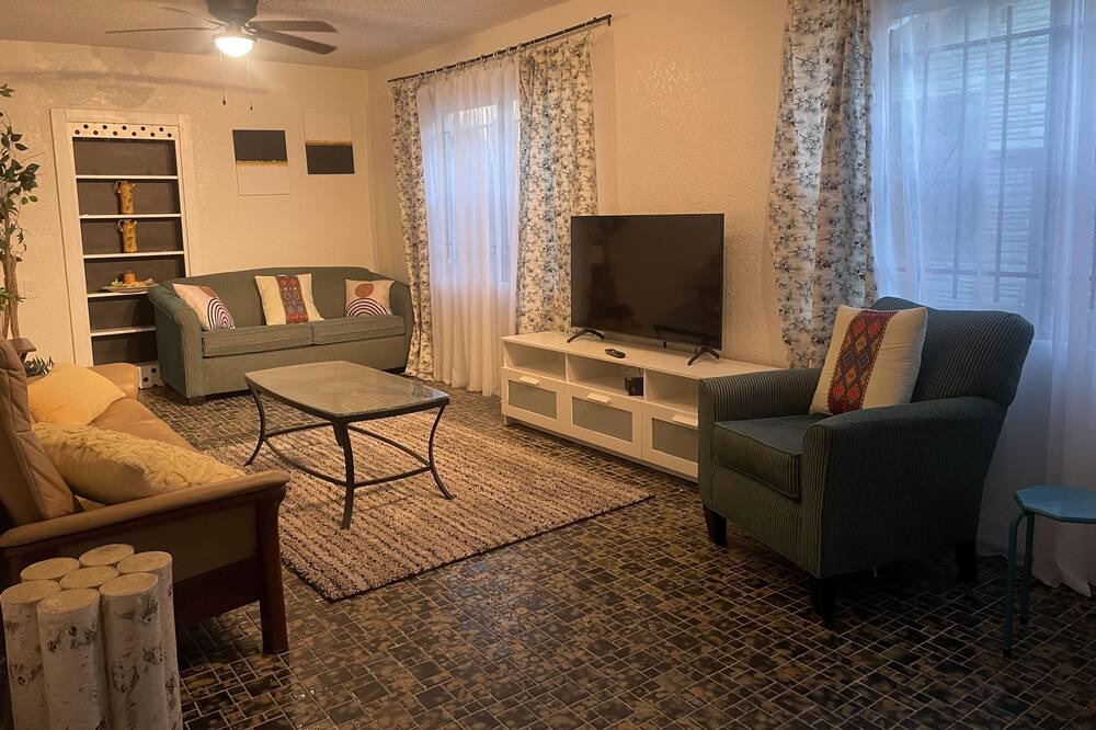 Photo of Livingroom in Jacksonville