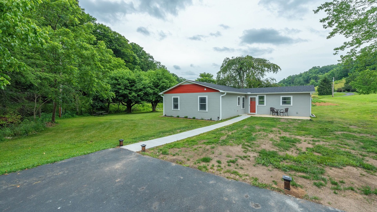 Photo of Outdoor in Mars Hill