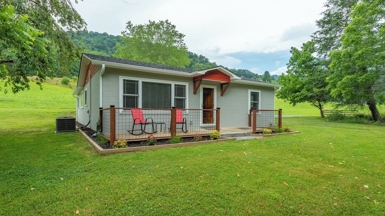 Photo of Outdoor in Mars Hill