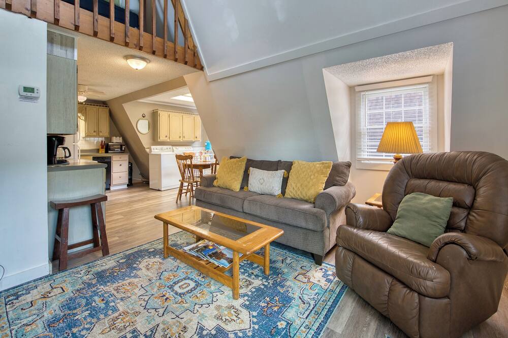 Photo of Livingroom in Maggie Valley