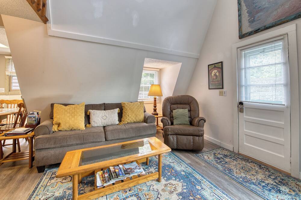 Photo of Livingroom in Maggie Valley