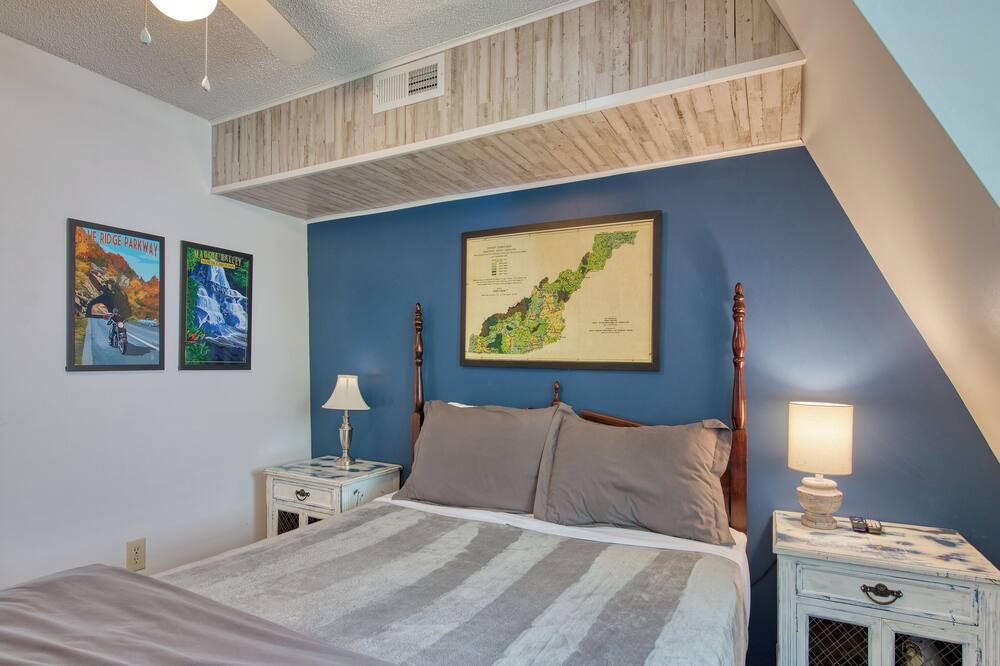 Photo of Bedroom in Maggie Valley