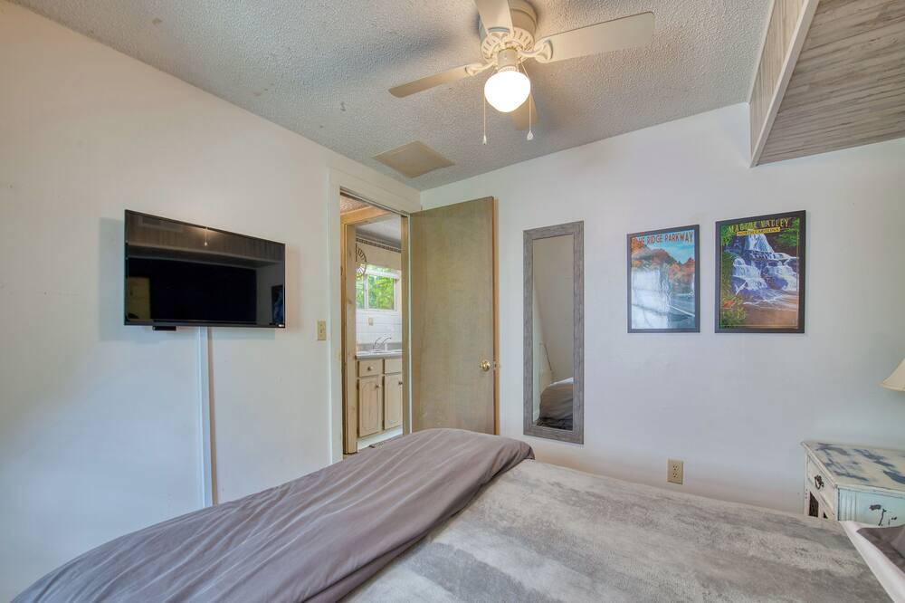 Photo of Bedroom in Maggie Valley