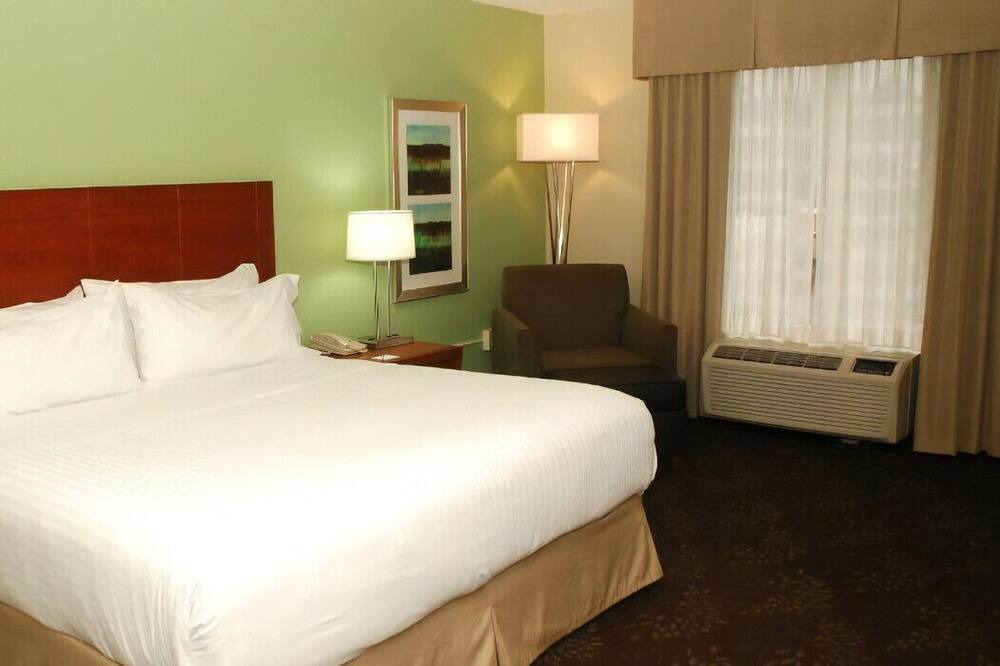 Photo of Bedroom in Irondale